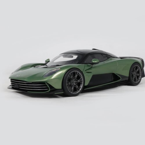 ASTON MARTIN VALHALLA GREEN 2025 - 1/18 GT Spirit