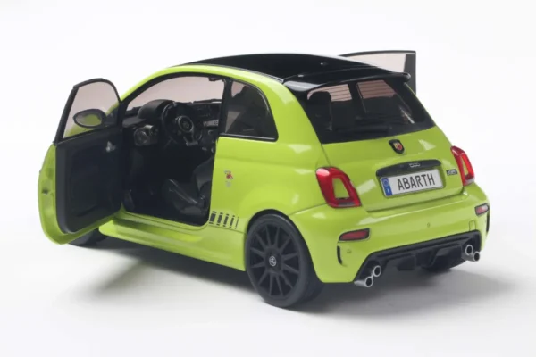 FIAT F595 ABARTH VERDE ADRENALINA 2023 miniature 1/18 Solido collection