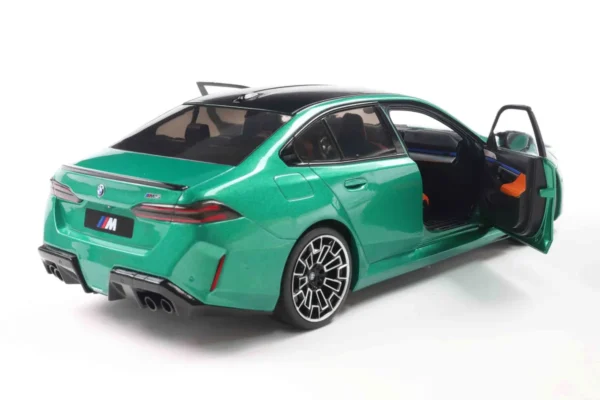 BMW M5 M ISLE OF MAN GREEN METALLIC 2025 miniature 1/18 Solido collection