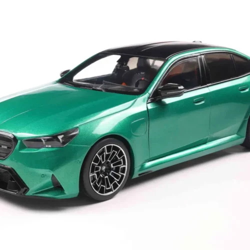 BMW M5 M ISLE OF MAN GREEN METALLIC 2025 - 1/18 Solido