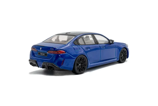 BMW M5 SEDAN MARINA BAY BLUE 2024 - 1/43 Solido