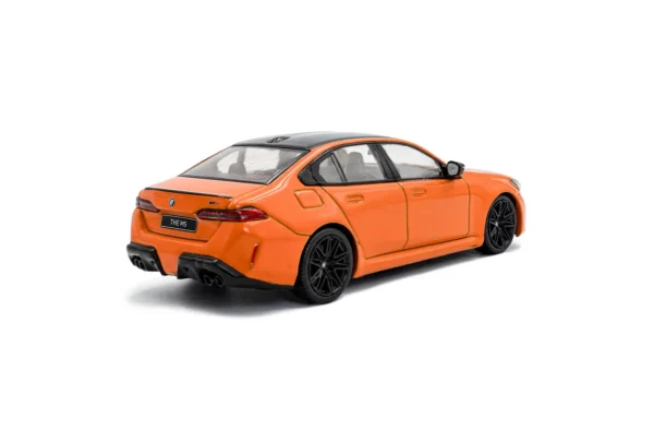 BMW M5 SEDAN FIRE ORANGE III 2024 - 1/43 Solido