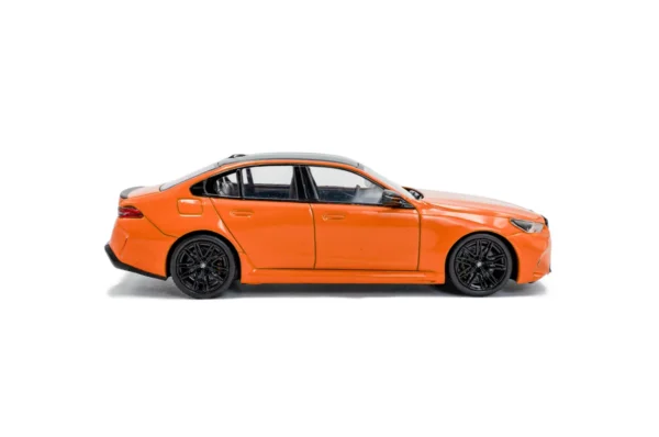 BMW M5 SEDAN FIRE ORANGE III 2024 - 1/43 Solido
