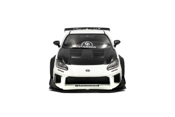 TOYOTA GR86 LBWK BODY KIT PEARL WHITE 2024 miniature 1/18 Solido vue de face