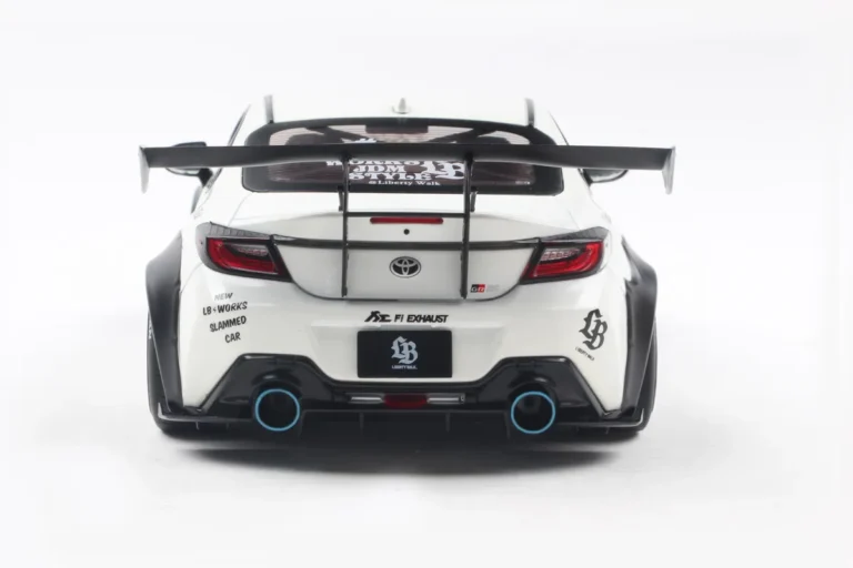 TOYOTA GR86 LBWK BODY KIT PEARL WHITE 2024 miniature 1/18 Solido vue arriere