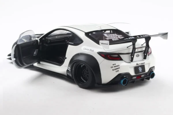 TOYOTA GR86 LBWK BODY KIT PEARL WHITE 2024 miniature 1/18 Solido collection