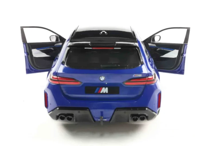 BMW M5 TOURING M MARINA BAY BLUE METALLIC 2024 miniature 1/18 Solido collection
