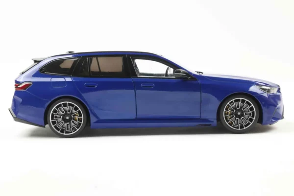 BMW M5 TOURING M MARINA BAY BLUE METALLIC 2024 - 1/18 Solido BMW M5 TOURING M MARINA BAY BLUE METALLIC 2024 miniature 1/18 Solido collection