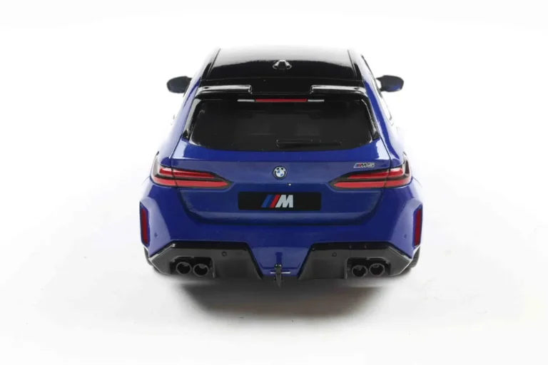 BMW M5 TOURING M MARINA BAY BLUE METALLIC 2024 miniature 1/18 Solido vue arriere